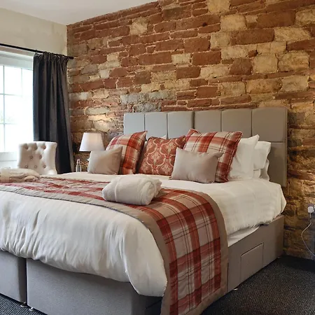 Holmegarth Plumbland